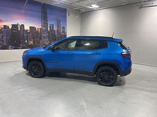 Hydro Blue Pearlcoat 2026 Jeep Compass Latitude