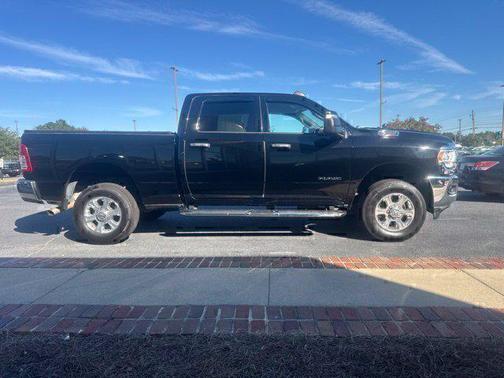 Diamond Black Crystal Pearlcoat 2024 RAM 2500 Big Horn Crew Cab 4x4 6'4' Box