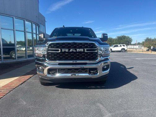 Diamond Black Crystal Pearlcoat 2024 RAM 2500 Big Horn Crew Cab 4x4 6'4' Box