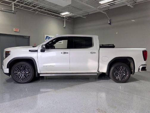 White Frost Tricoat 2022 GMC Sierra 1500 Denali Ultimate