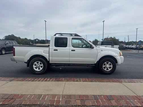 Avalanche 2004 Nissan Frontier XE-V6 Crew Cab