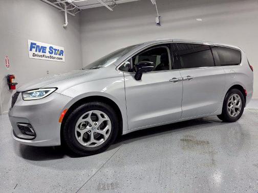 Silver Mist Clearcoat 2024 Chrysler Pacifica Limited