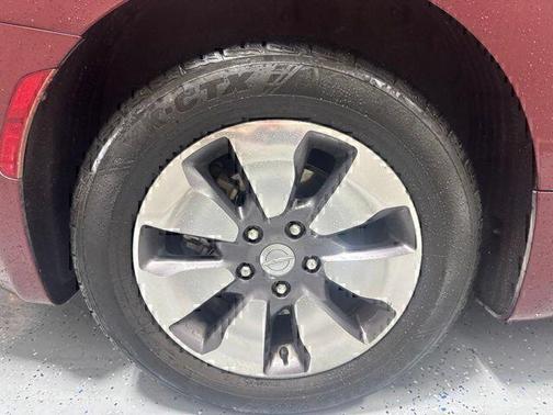 Velvet Red Pearlcoat 2018 Chrysler Pacifica Hybrid Limited