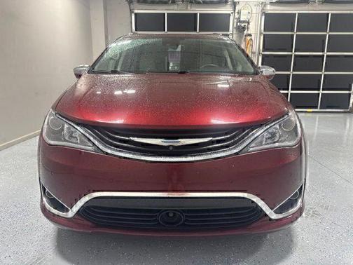 Velvet Red Pearlcoat 2018 Chrysler Pacifica Hybrid Limited