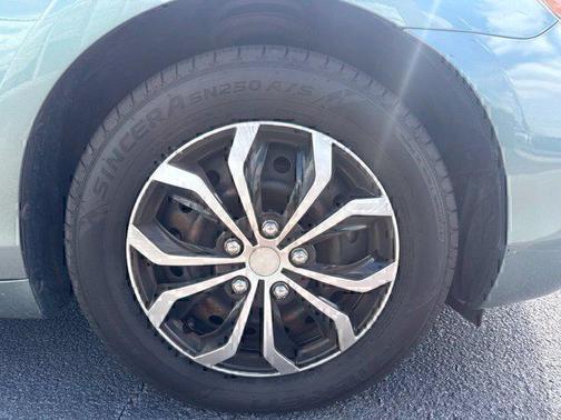 Aloe Green Metallic 2009 Toyota Camry LE
