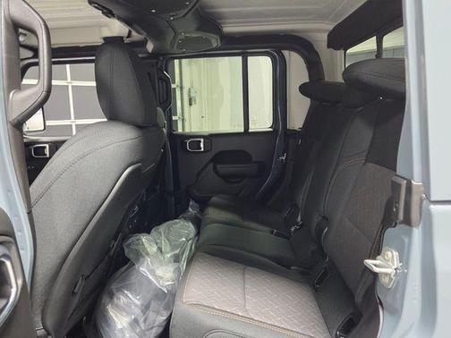 Anvil Clearcoat 2026 Jeep Gladiator Mojave 4x4