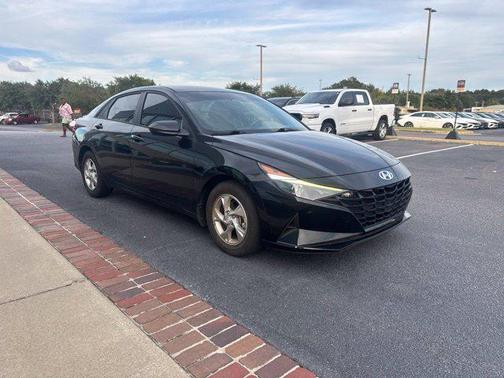 Onyx Black 2023 Hyundai ELANTRA SE