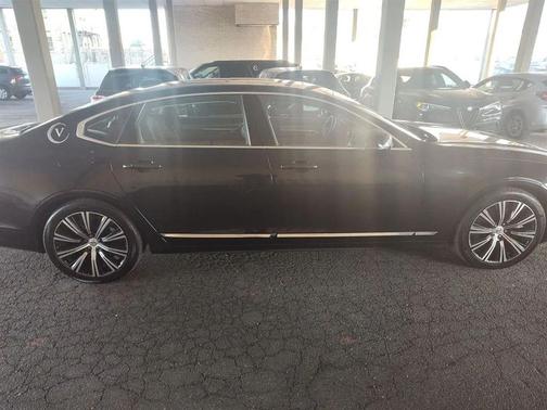 2024 Volvo S90 Recharge Plug-In Hybrid T8 Ultimate