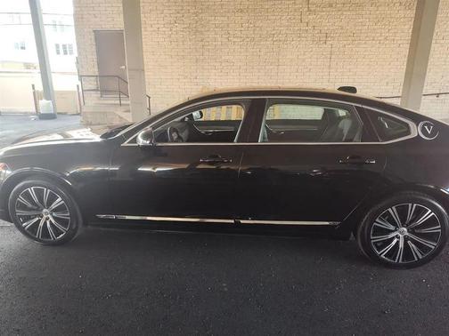 2024 Volvo S90 Recharge Plug-In Hybrid T8 Ultimate