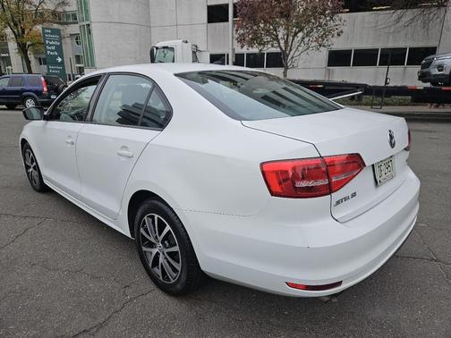 2015 Volkswagen Jetta Auto SE
