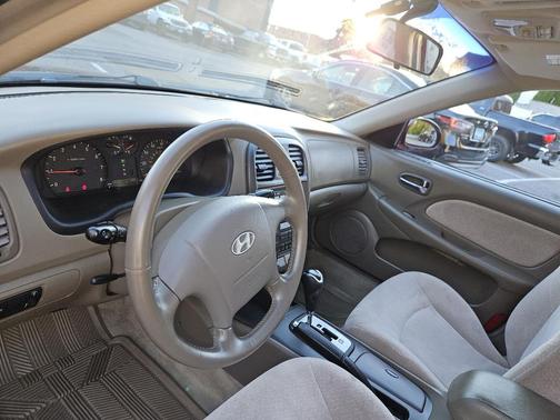 2003 Hyundai SONATA Base