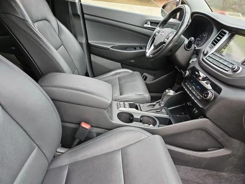 2017 Hyundai TUCSON SE Plus