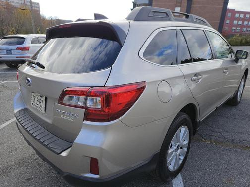 2016 Subaru Outback 2.5i Premium