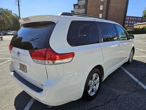 2014 Toyota Sienna LE