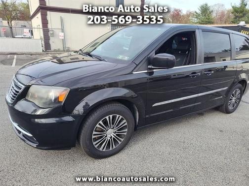 2014 Chrysler Town & Country S