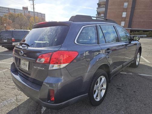 2014 Subaru Outback 2.5i