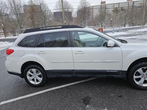 2013 Subaru Outback 2.5i Premium