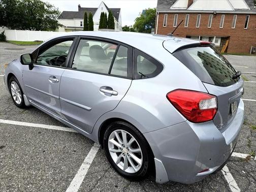 2014 Subaru Impreza 2.0i Premium