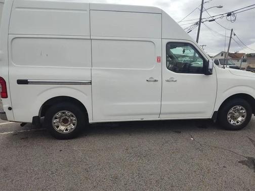 2017 Nissan NV Cargo NV3500 HD S V8
