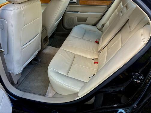 2007 Lincoln MKZ Base