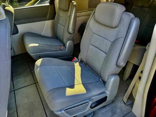 2010 Chrysler Town & Country Touring
