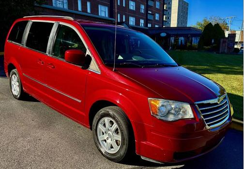 2010 Chrysler Town & Country Touring