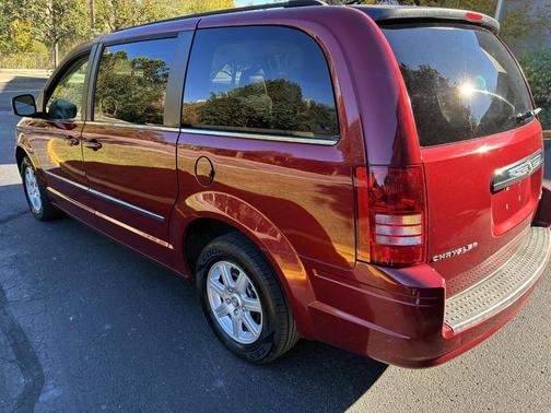 2010 Chrysler Town & Country Touring