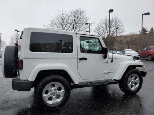 Photo 3 of 23 of 2013 Jeep Wrangler Sahara