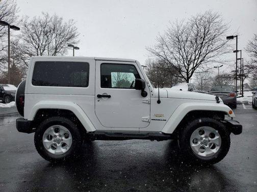 Photo 2 of 23 of 2013 Jeep Wrangler Sahara