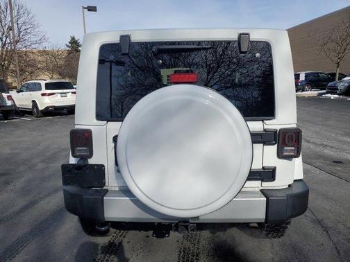 Photo 4 of 23 of 2013 Jeep Wrangler Sahara
