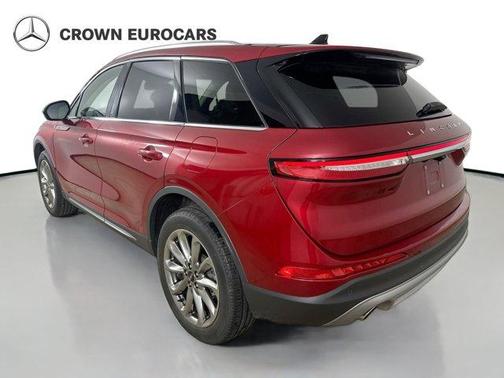 Red Carpet 2021 Lincoln Corsair Standard