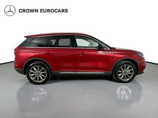 Red Carpet 2021 Lincoln Corsair Standard