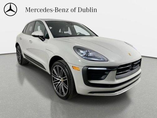Chalk 2023 Porsche Macan Base