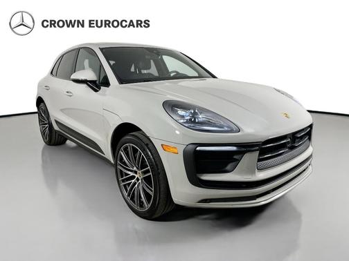 Chalk 2023 Porsche Macan