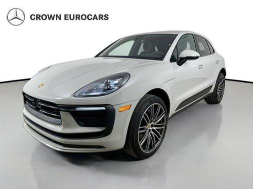 Chalk 2023 Porsche Macan Base
