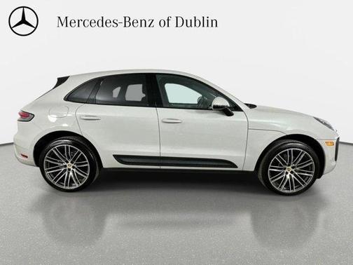 Chalk 2023 Porsche Macan Base