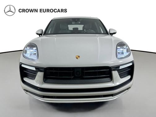 Chalk 2023 Porsche Macan