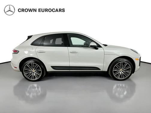 Chalk 2023 Porsche Macan