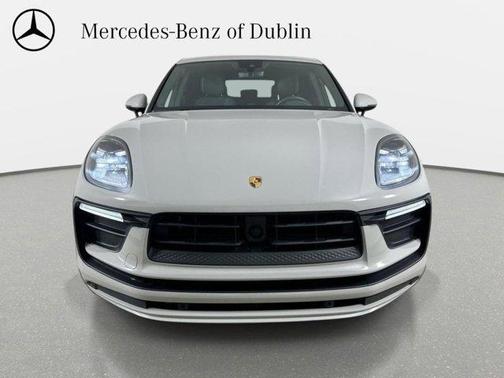 Chalk 2023 Porsche Macan Base