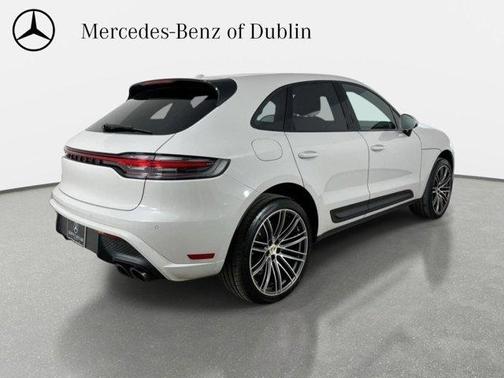 Chalk 2023 Porsche Macan Base