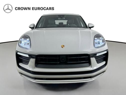 Chalk 2023 Porsche Macan