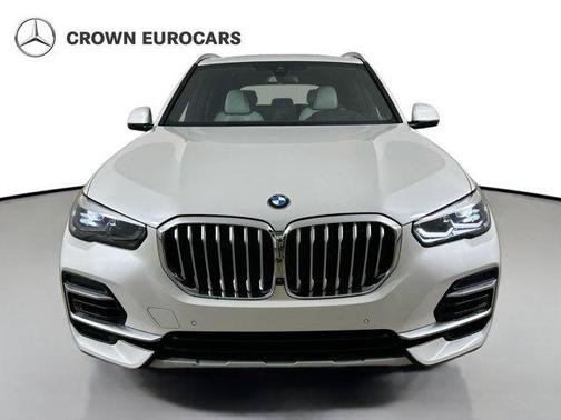 Mineral White Metallic 2023 BMW X5 xDrive40i