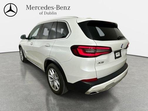 Mineral White 2023 BMW X5 xDrive40i