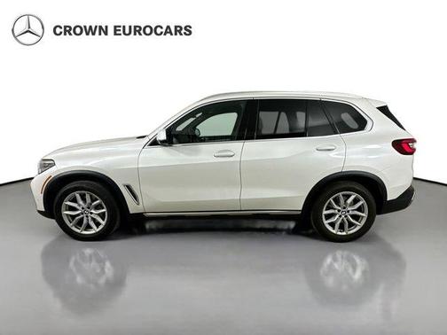 Mineral White Metallic 2023 BMW X5 xDrive40i