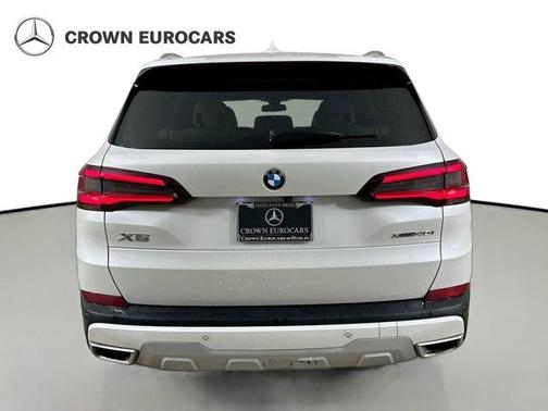 Mineral White Metallic 2023 BMW X5 xDrive40i