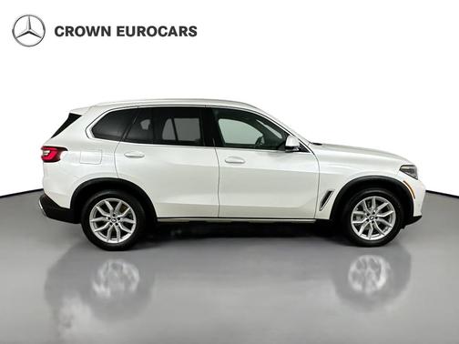 Mineral White 2023 BMW X5 xDrive40i