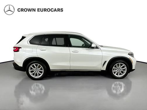 Mineral White 2023 BMW X5 xDrive40i