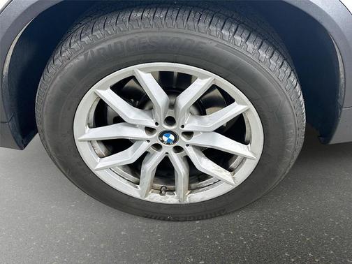 Mineral White 2023 BMW X5 xDrive40i