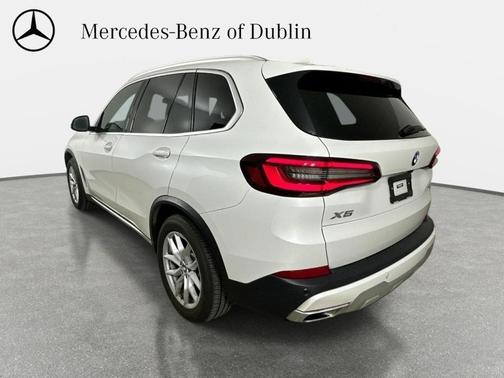 Mineral White 2023 BMW X5 xDrive40i