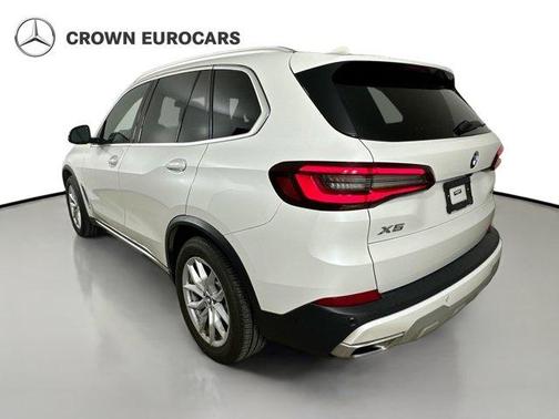 Mineral White Metallic 2023 BMW X5 xDrive40i